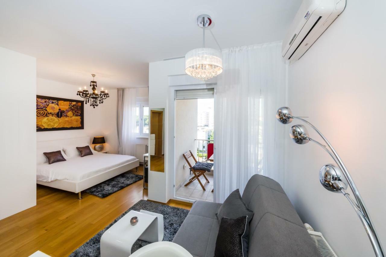 Studio Apartment K & K With Free Garage 扎达尔 外观 照片