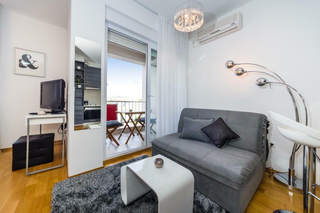 Studio Apartment K & K With Free Garage 扎达尔 外观 照片