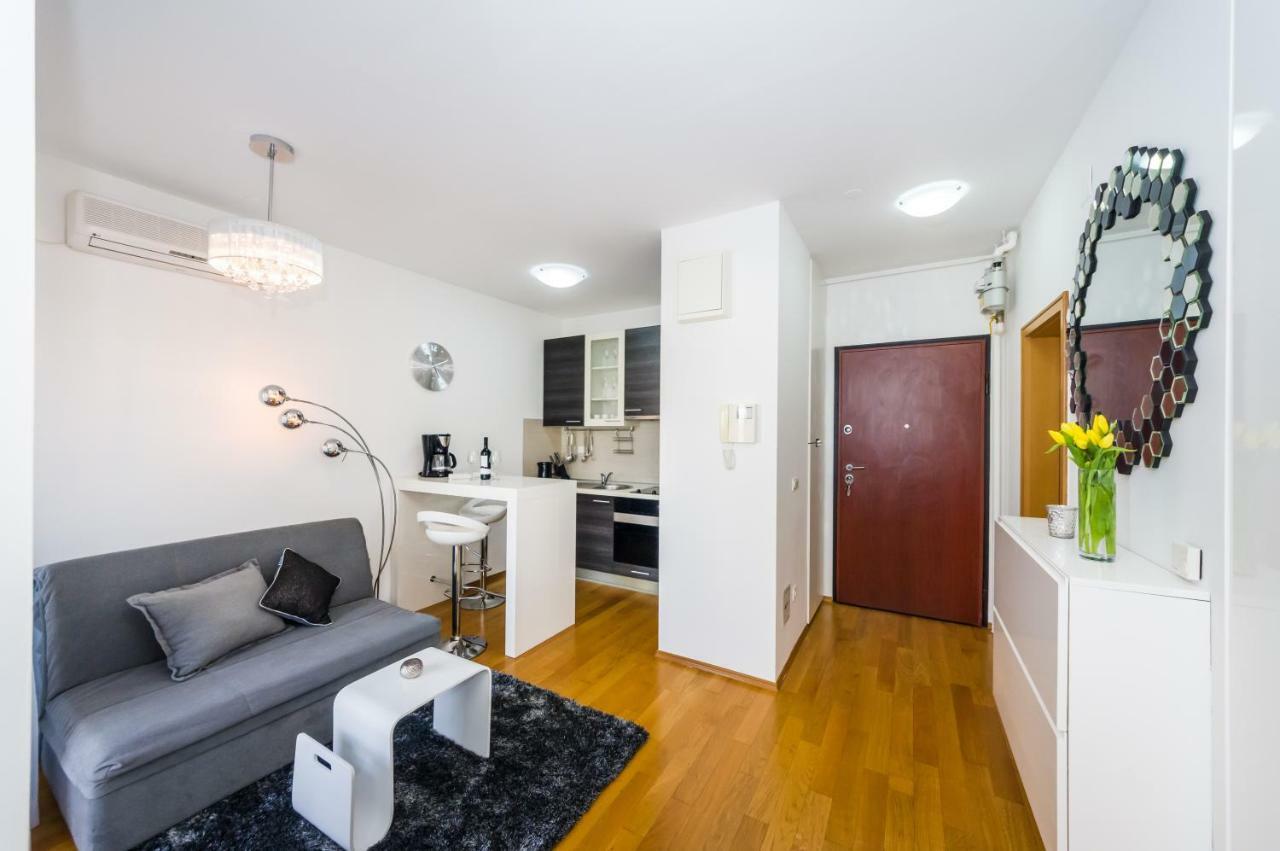 Studio Apartment K & K With Free Garage 扎达尔 外观 照片