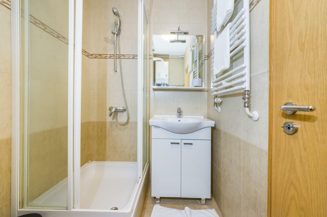 Studio Apartment K & K With Free Garage 扎达尔 外观 照片